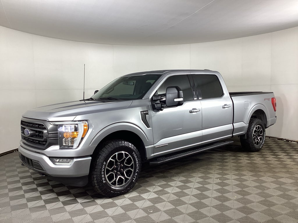 View vehicle photo 5