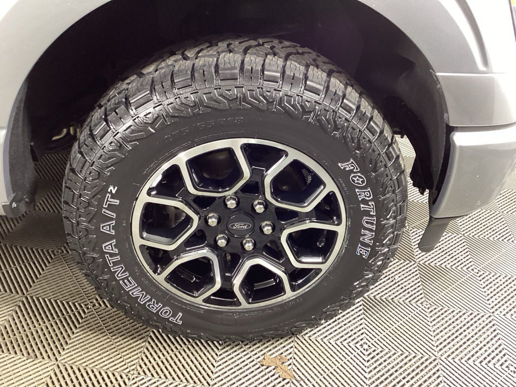 View vehicle photo 7
