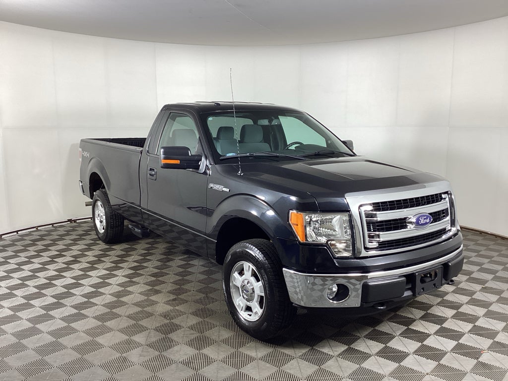 Tuxedo Black Metallic 2014 Ford F-150 Pickup Truck Four-Wheel Drive 6-Speed Automatic