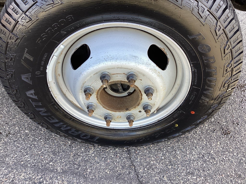 View vehicle photo 7