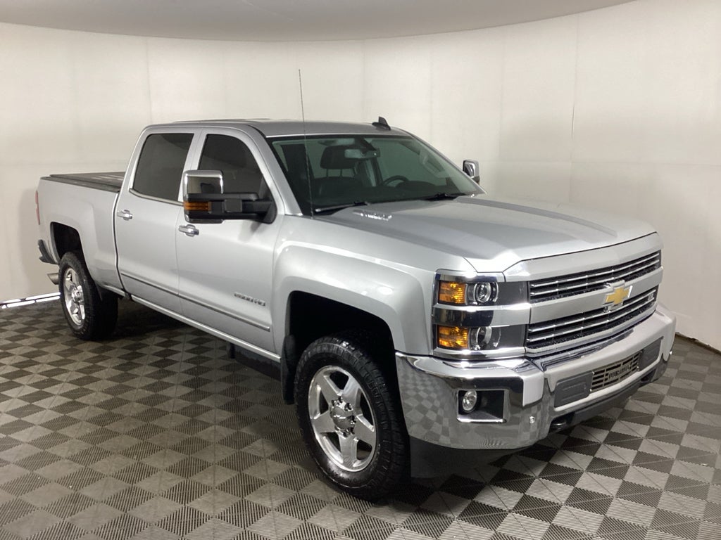 Silver Ice Metallic 2015 Chevrolet Silverado 2500HD LTZ Crew Cab 4WD Pickup Truck Four-Wheel Drive 6-Speed Automatic