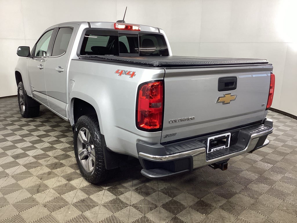 View vehicle photo 4