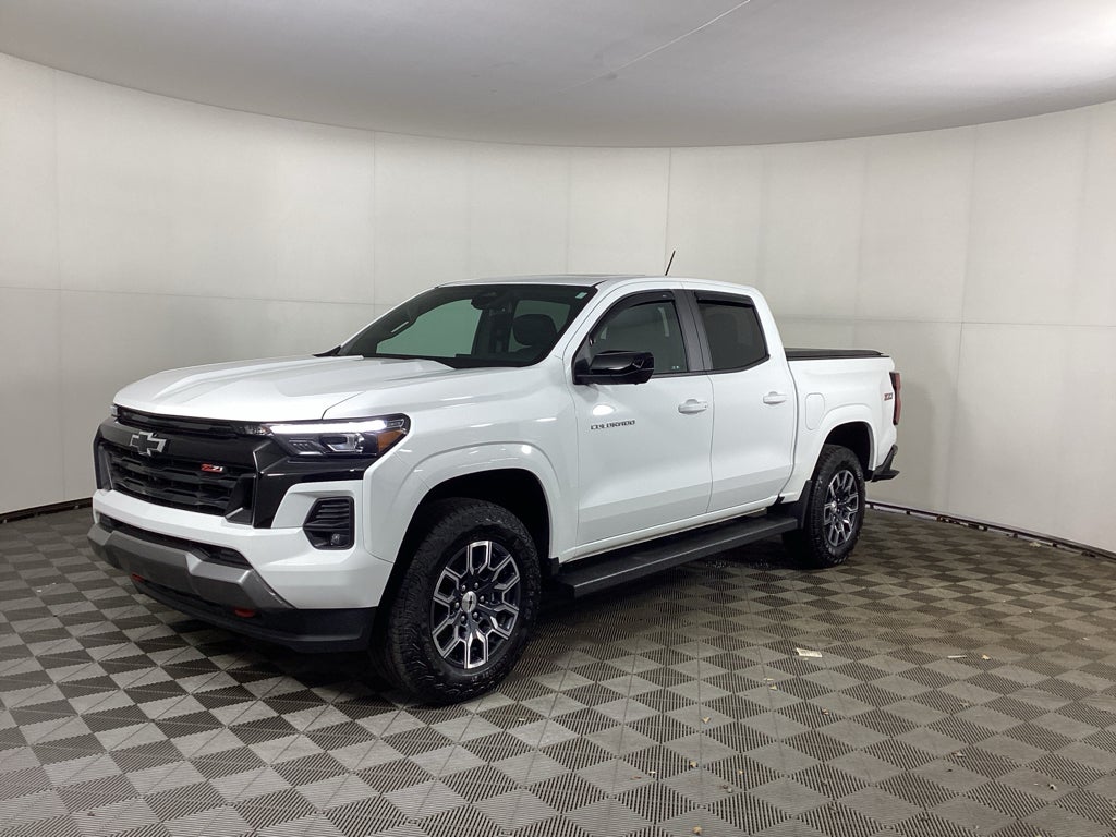 View vehicle photo 5