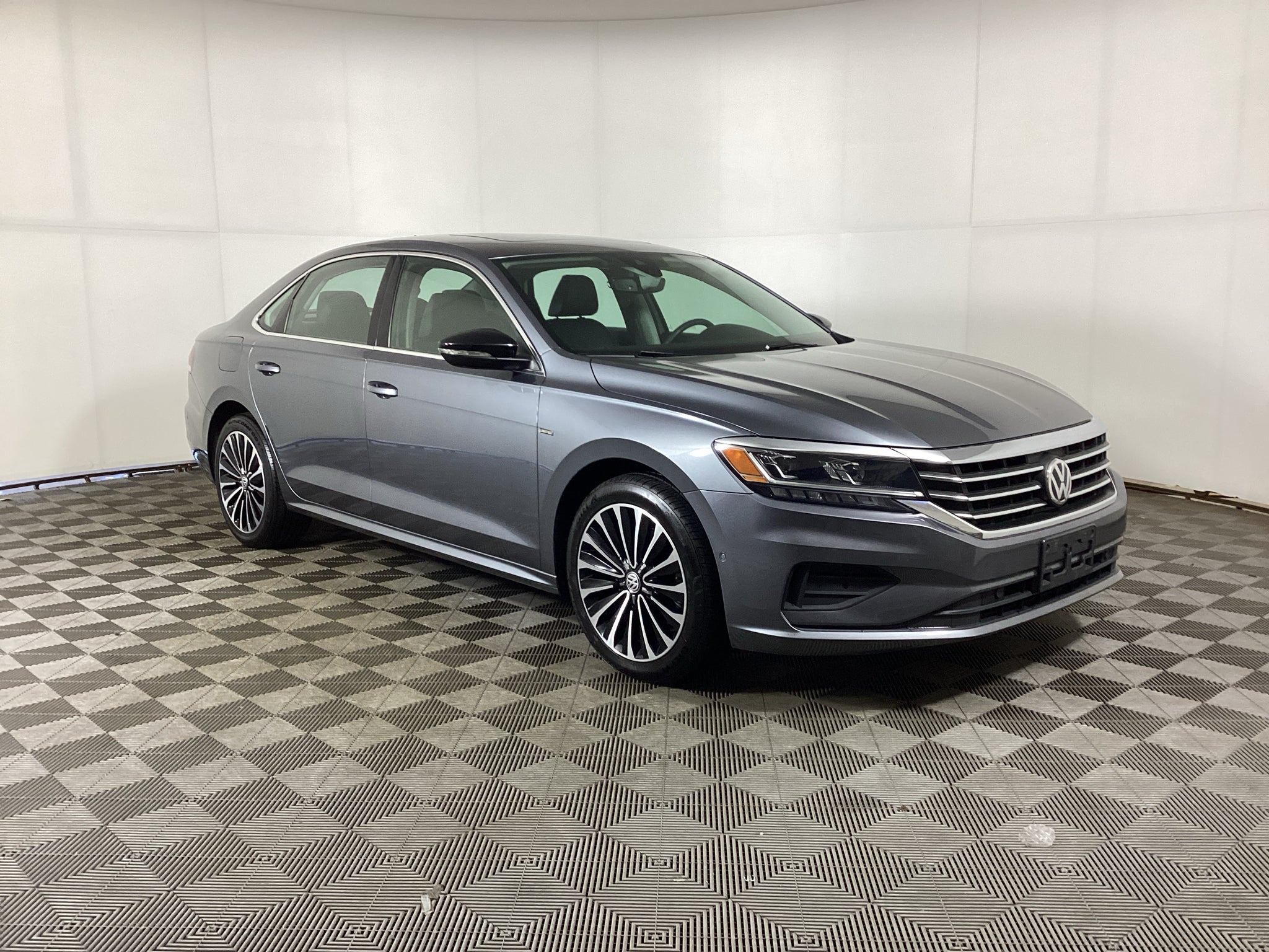  2022 Volkswagen Passat 2.0T Limited Edition FWD   