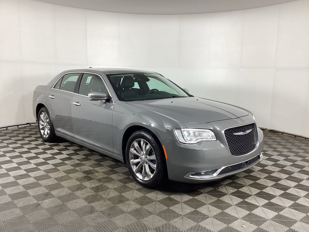 Gray (Ceramic Grey Clearcoat) 2018 Chrysler 300 Sedan All-Wheel Drive 8-Speed Automatic