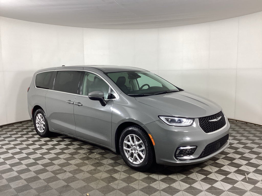 2023 Chrysler Pacifica Touring L FWD