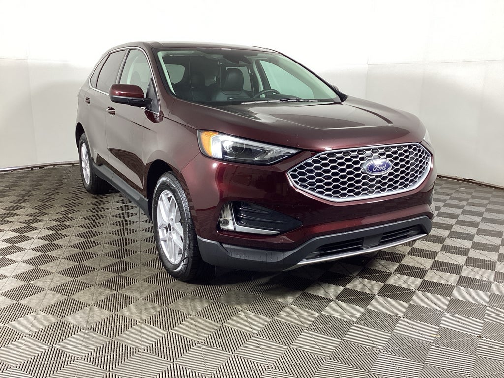 Red (Burgundy Velvet Metallic Tinted Clearcoat) 2023 Ford Edge SUV / Crossover All-Wheel Drive 8-Speed Automatic