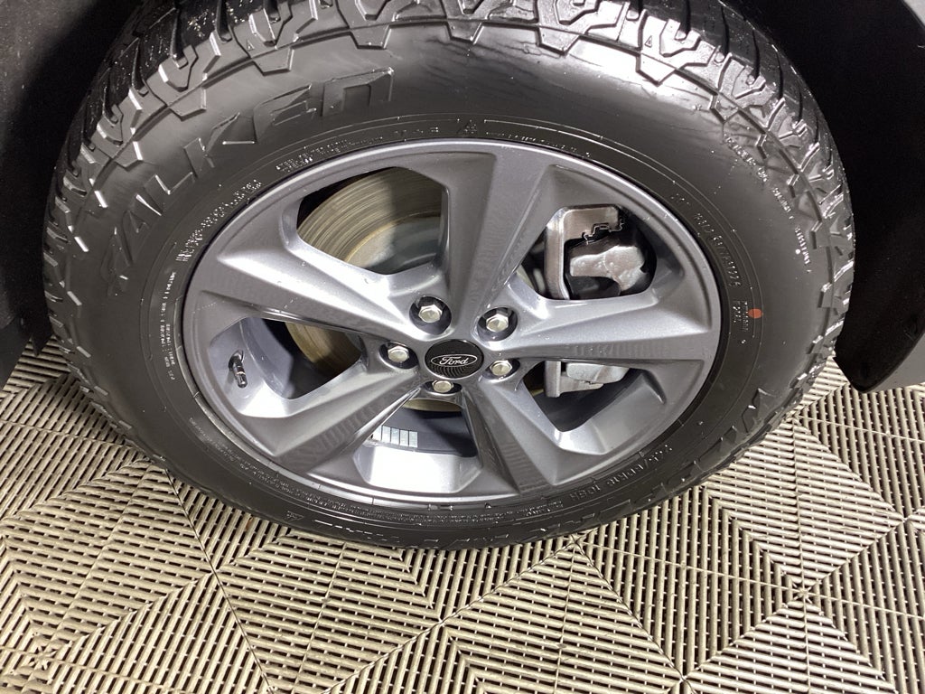 View vehicle photo 7