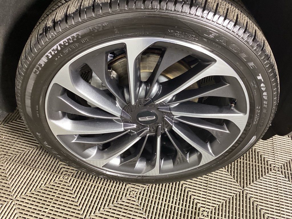 View vehicle photo 7