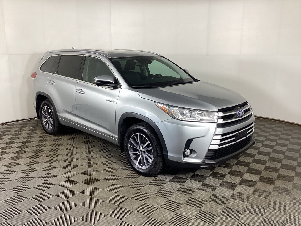 Celestial Silver Metallic 2017 Toyota Highlander Hybrid SUV / Crossover All-Wheel Drive Continuously Variable Transmission