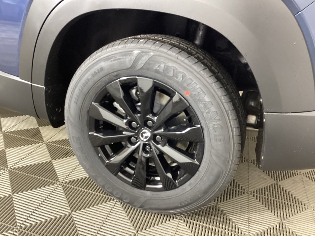 View vehicle photo 7