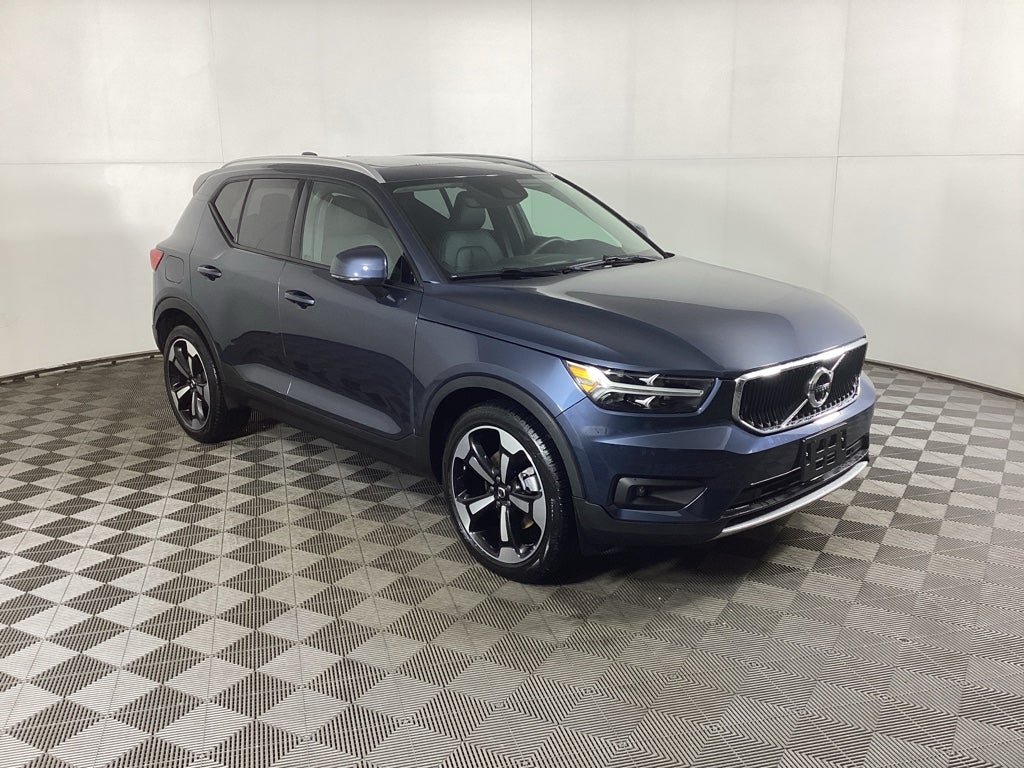 2021 Volvo XC40 T5 Momentum AWD