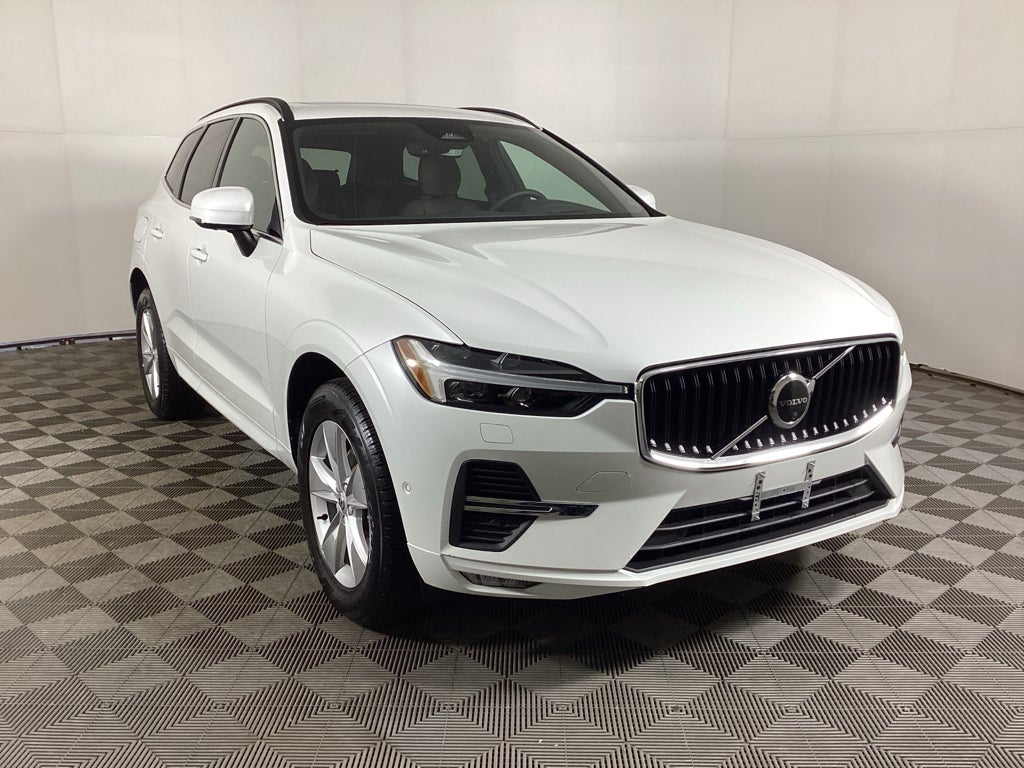 Ice White 2022 Volvo XC60 B5 Momentum AWD SUV / Crossover All-Wheel Drive 8-Speed Automatic
