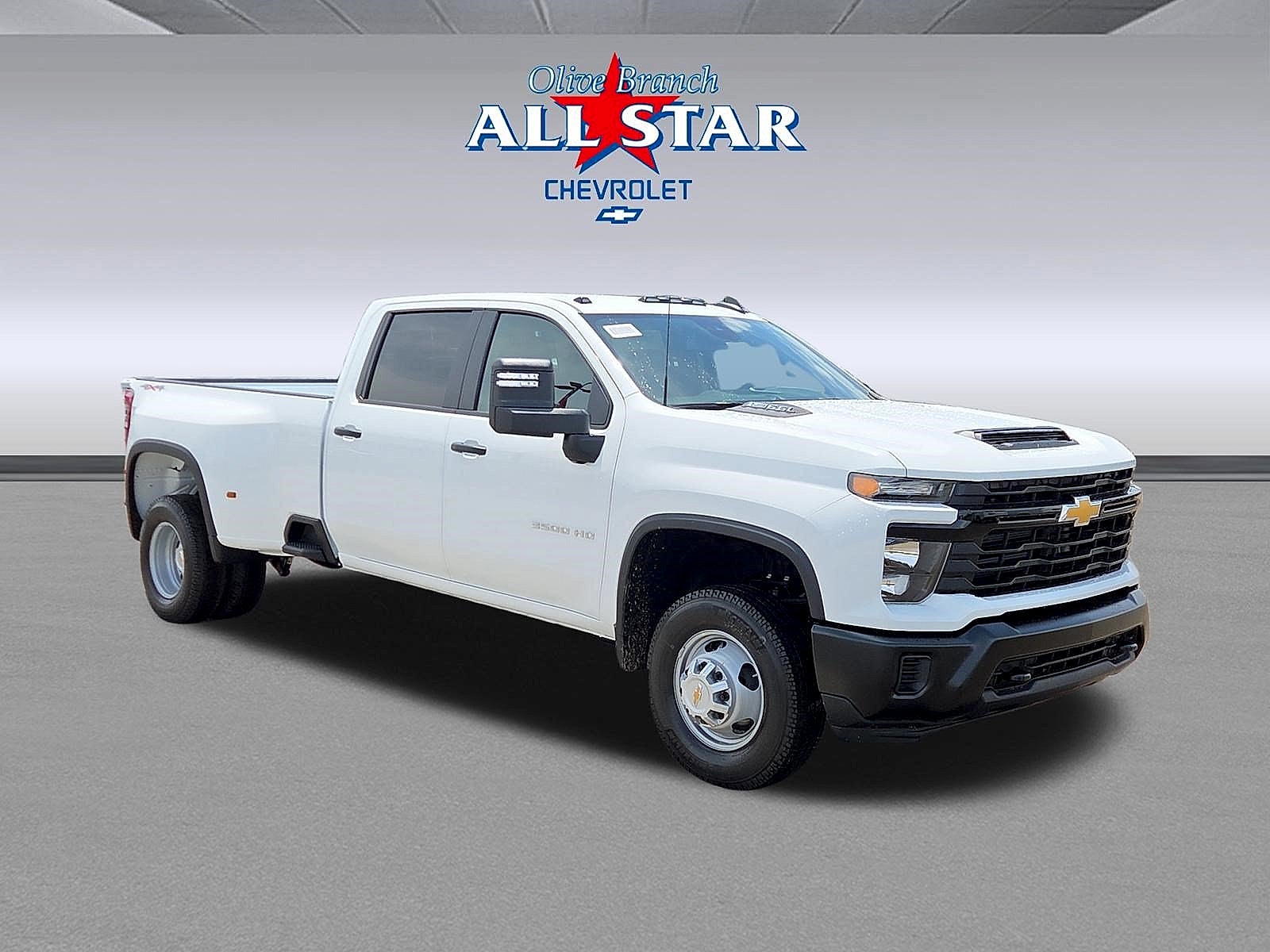 Summit White 2026 Chevrolet Silverado 3500HD Pickup Truck Four-Wheel Drive Automatic
