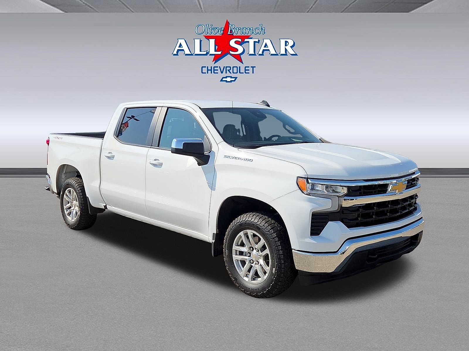 Summit White 2026 Chevrolet Silverado 1500 Pickup Truck Four-Wheel Drive Automatic