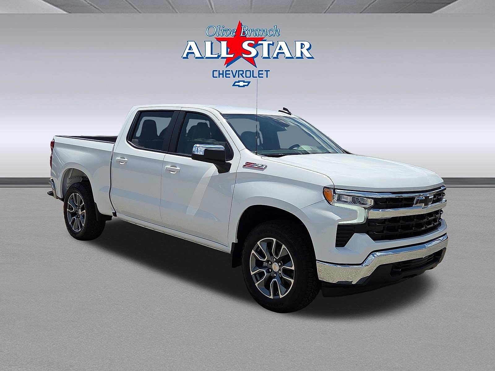 Summit White 2026 Chevrolet Silverado 1500 Pickup Truck Four-Wheel Drive Automatic