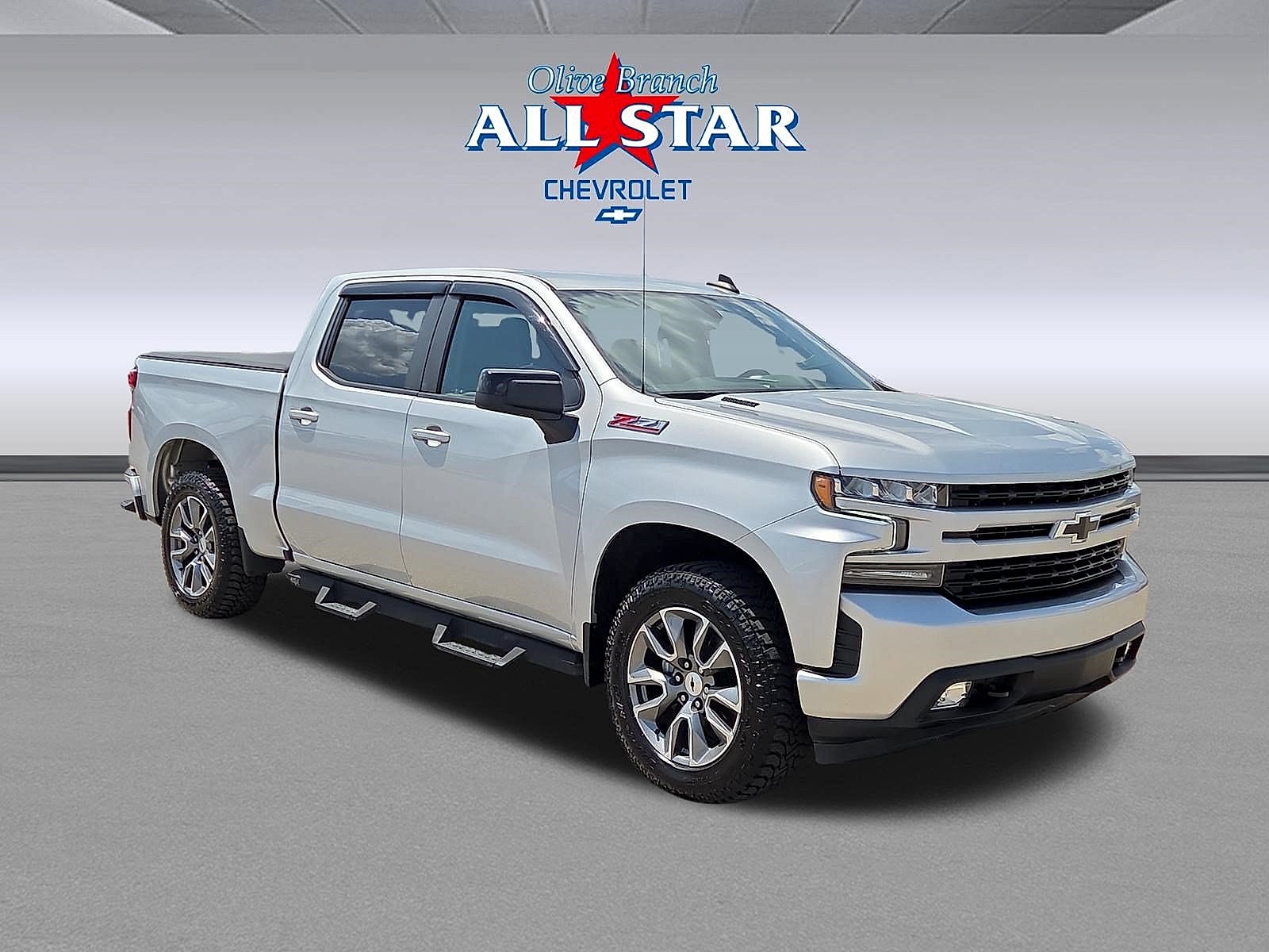 Silver Ice Metallic 2021 Chevrolet Silverado 1500 Pickup Truck Four-Wheel Drive Automatic
