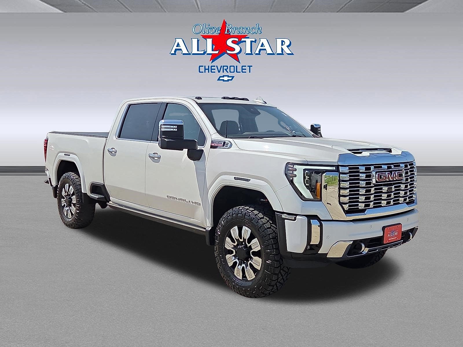 White Frost Tricoat 2024 GMC Sierra 2500HD Pickup Truck Four-Wheel Drive Automatic