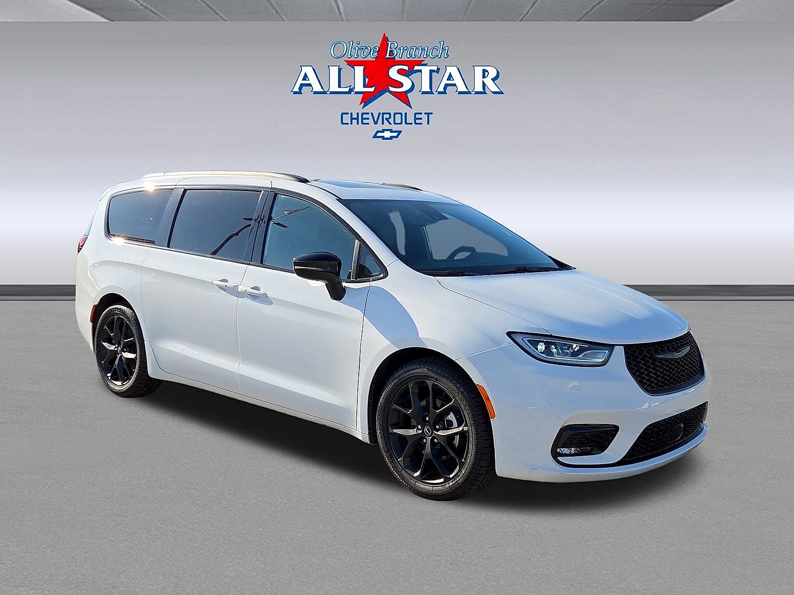 Bright White Clear 2025 Chrysler Pacifica Minivan Front-Wheel Drive Automatic