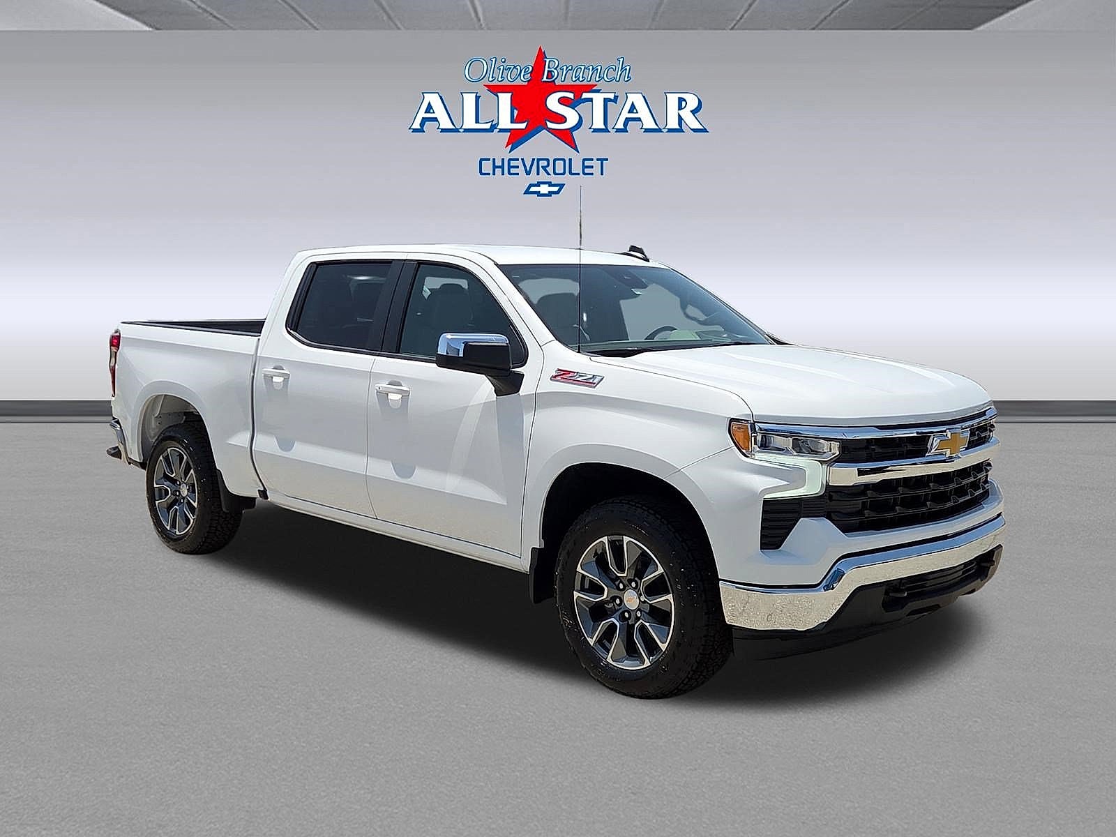 Summit White 2026 Chevrolet Silverado 1500 Pickup Truck Four-Wheel Drive Automatic