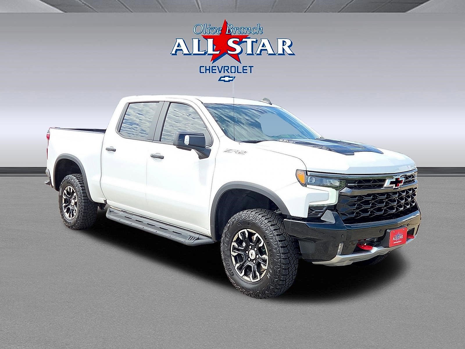 Summit White 2025 Chevrolet Silverado 1500 Pickup Truck Four-Wheel Drive Automatic