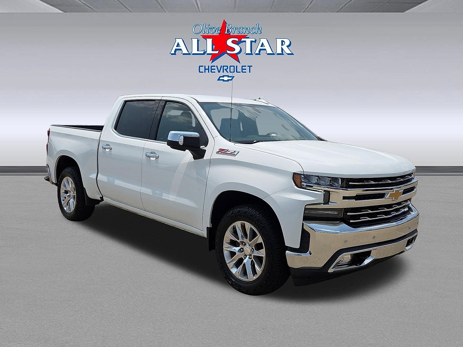 Summit White 2022 Chevrolet Silverado 1500 Pickup Truck Four-Wheel Drive Automatic