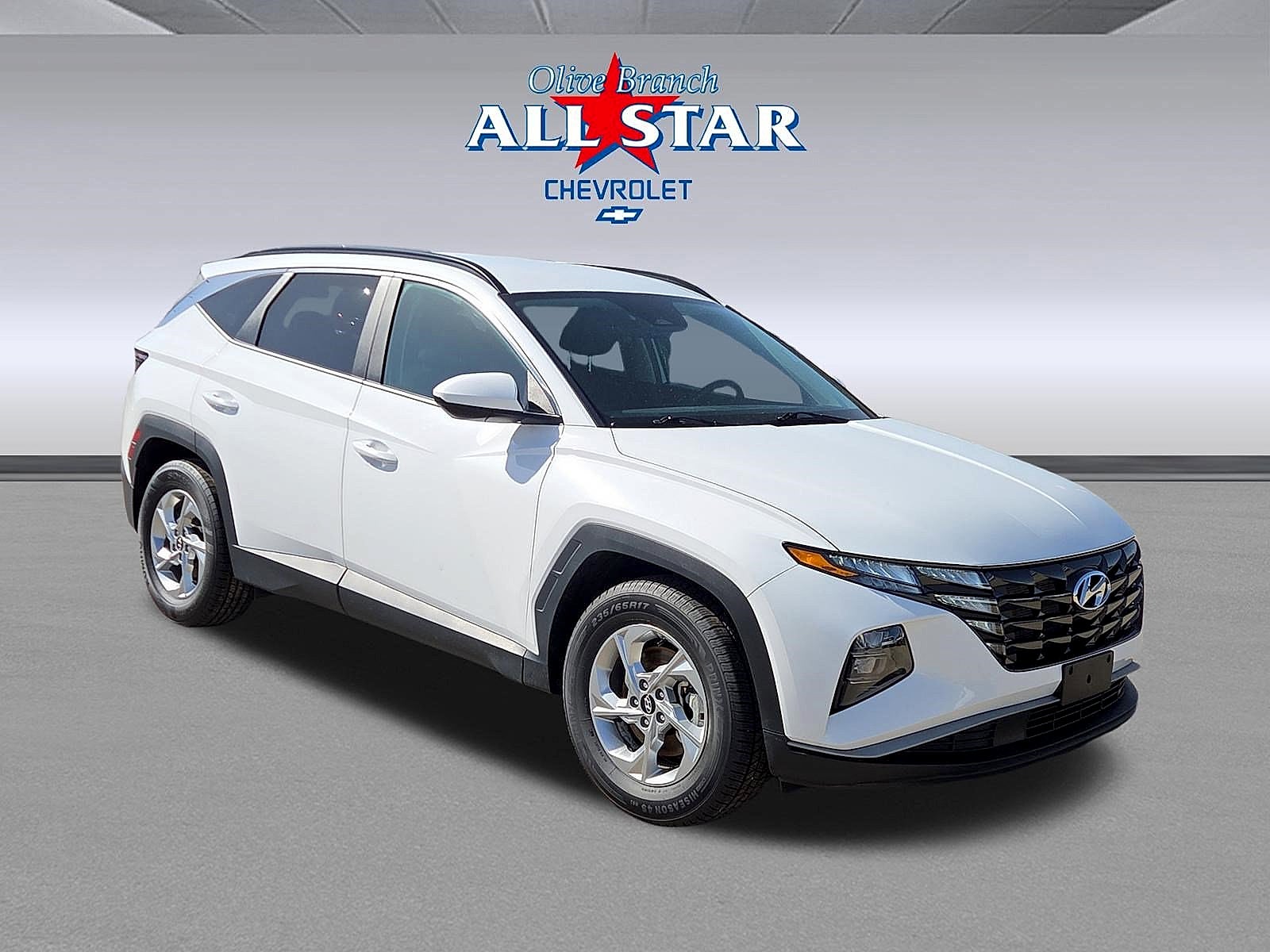 White Pearl 2024 Hyundai Tucson SUV / Crossover Front-Wheel Drive Automatic