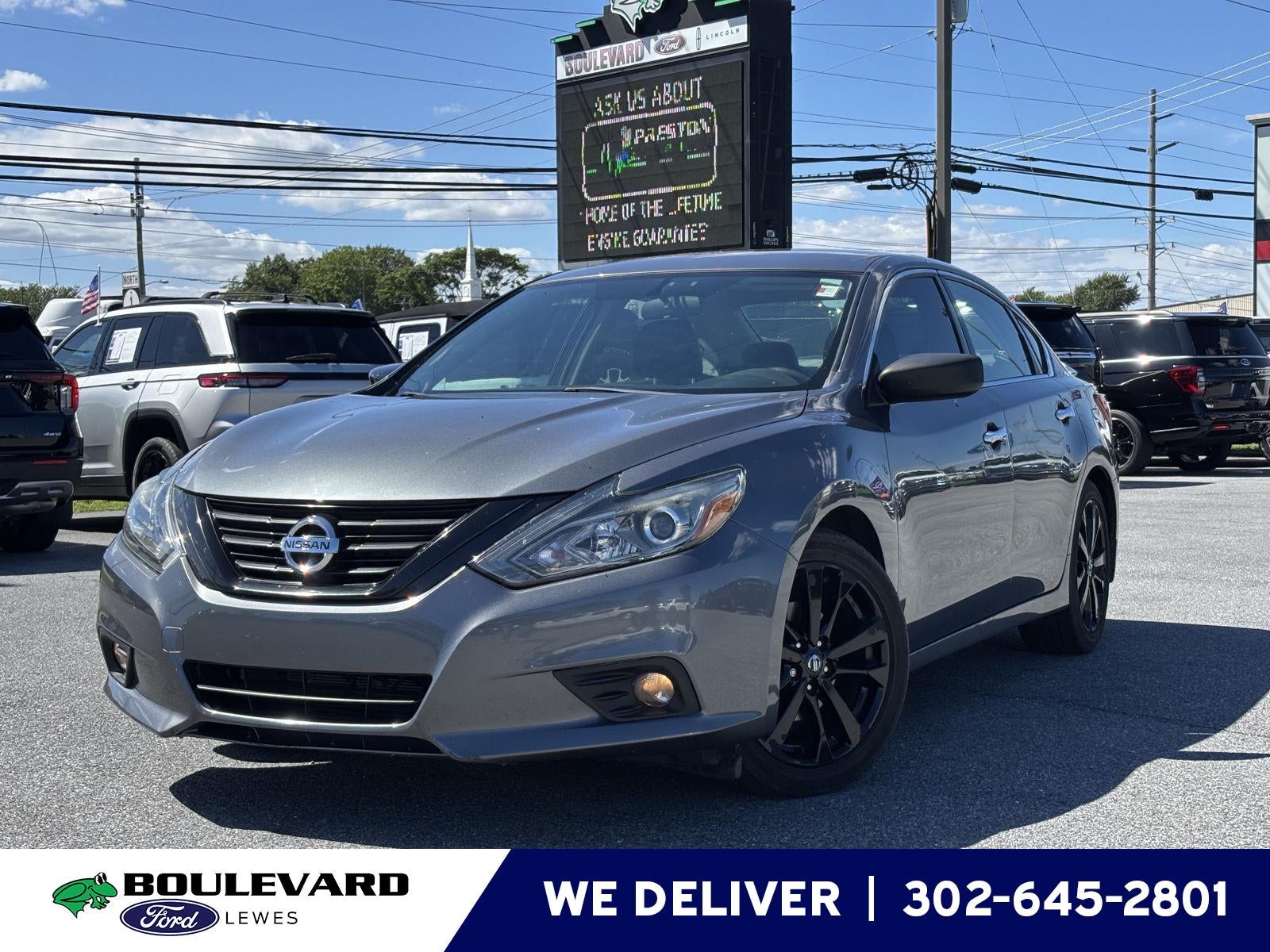 2018 Nissan Altima Gris (Gun Metallic) Sedán Tracción delantera Transmisión variable continua