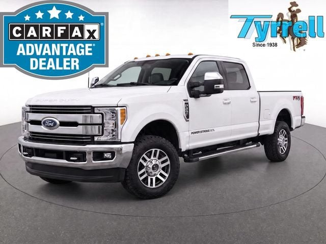  2017 Ford F-350 Super Duty Platinum Crew Cab 4WD   