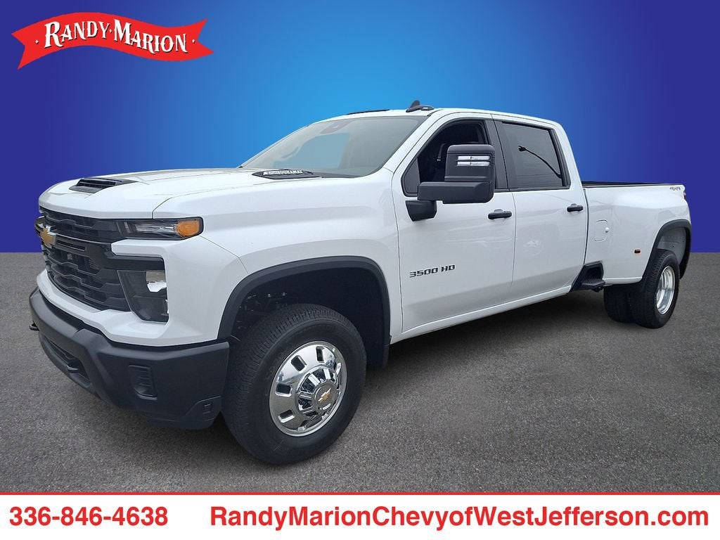 Summit White 2026 Chevrolet Silverado 3500HD Pickup Truck Four-Wheel Drive Automatic