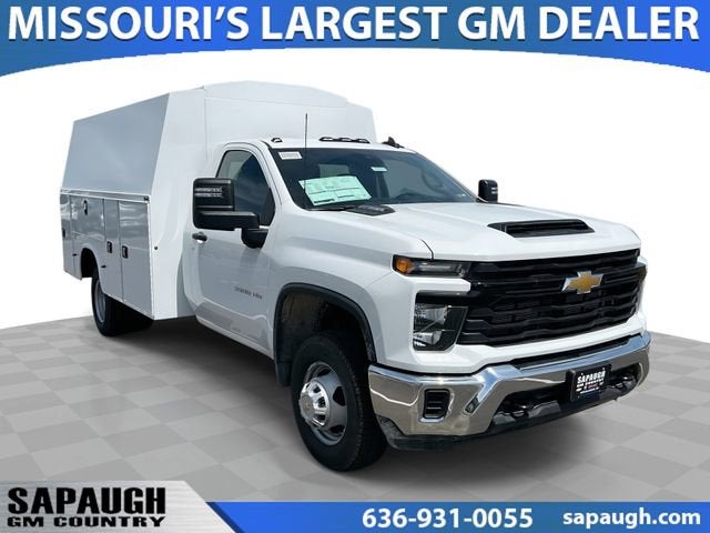 Summit White 2025 Chevrolet Silverado 3500HD Chassis Pickup Truck Four-Wheel Drive Automatic