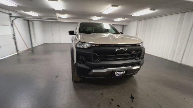 View vehicle photo 3