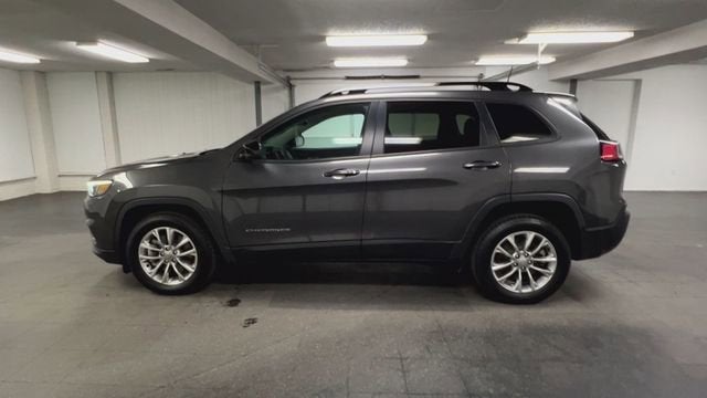 View vehicle photo 5