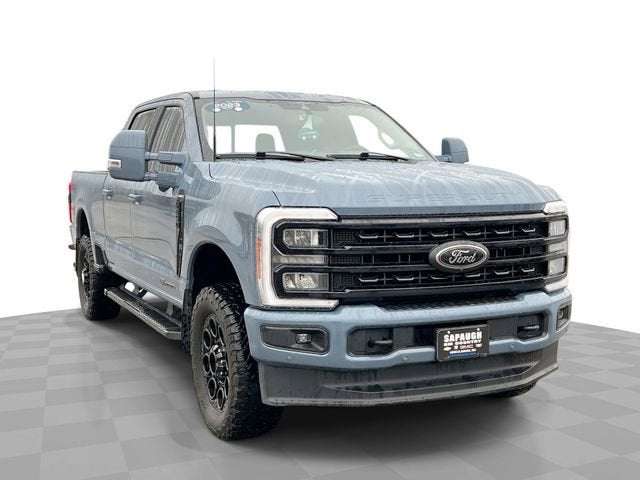 2023 Ford F-250 Super Duty Lariat Crew Cab 4WD