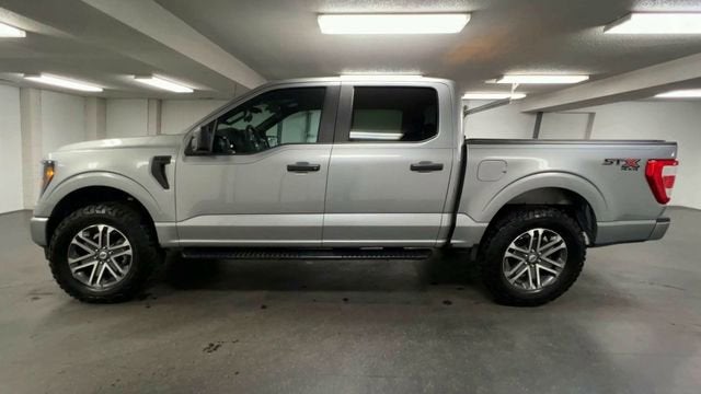 View vehicle photo 5