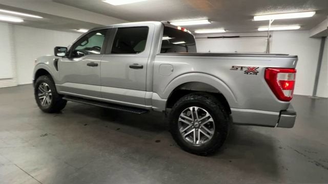 View vehicle photo 6