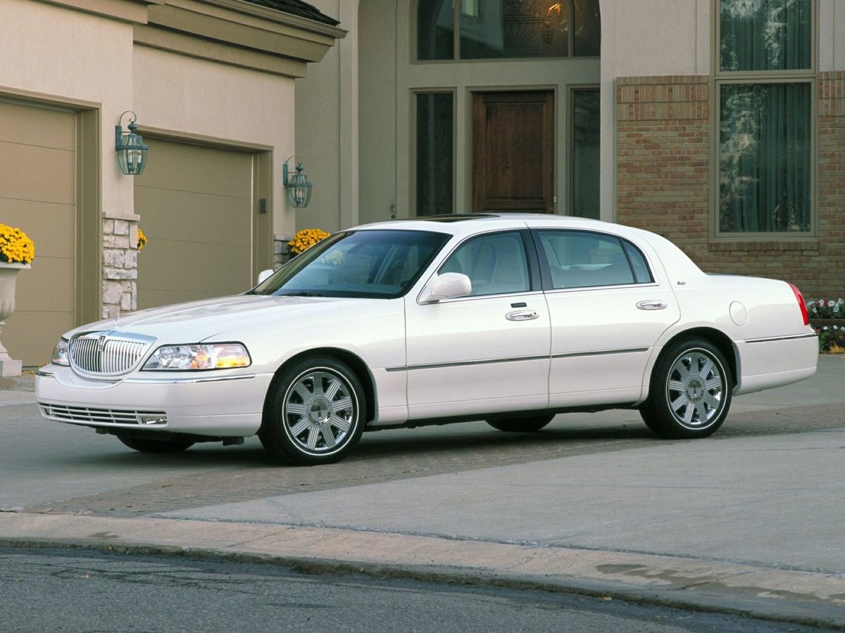 2004 Lincoln Town Car Signature