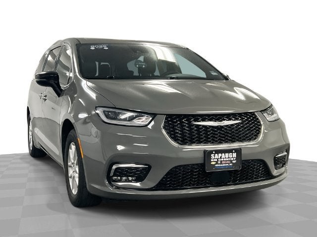  2025 Chrysler Pacifica Select FWD   