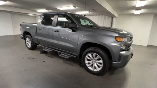 View vehicle photo 2