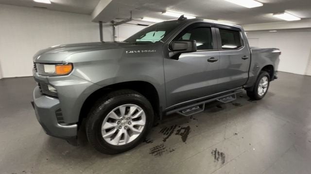 View vehicle photo 4