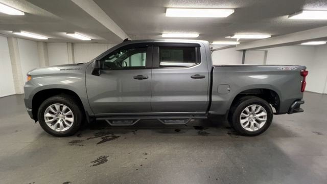 View vehicle photo 5