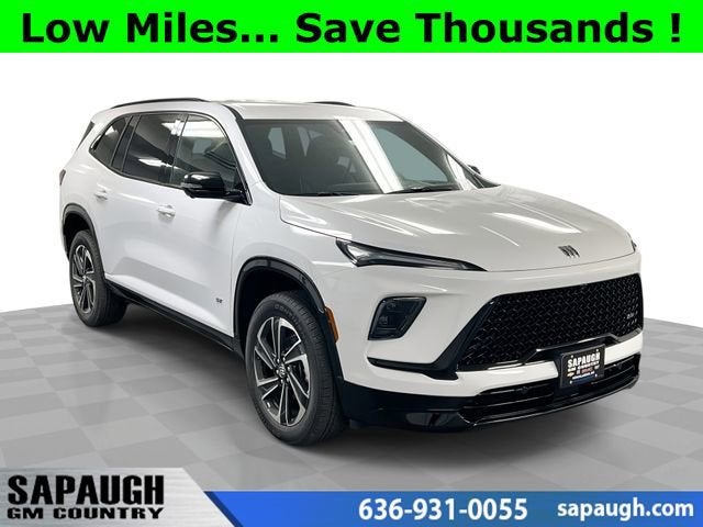 Summit White 2026 Buick Enclave SUV / Crossover Four-Wheel Drive Automatic