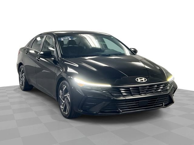 2025 Hyundai Elantra Limited FWD