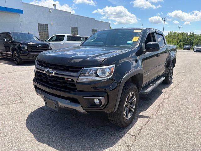 View vehicle photo 3
