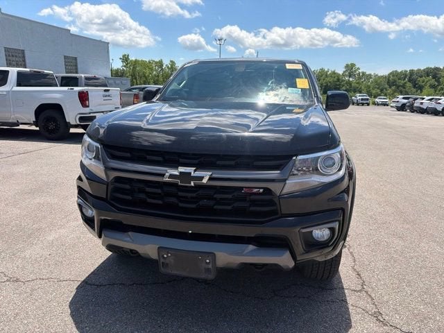 View vehicle photo 5