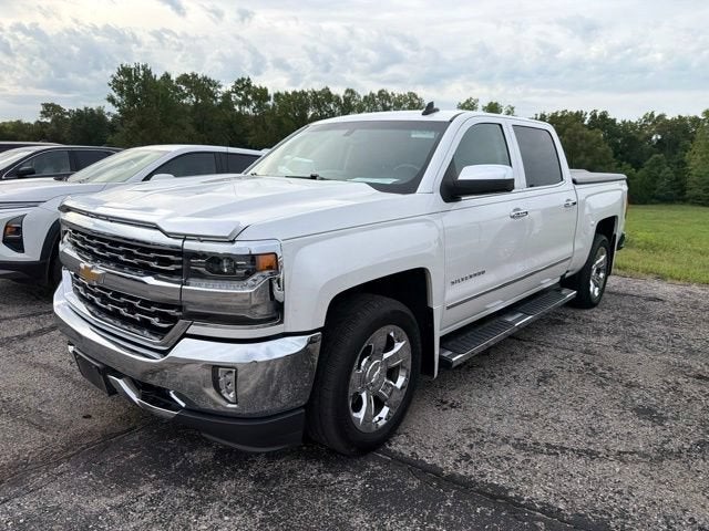 White (Iridescent Pearl Tricoat) 2017 Chevrolet Silverado 1500 Pickup Truck Four-Wheel Drive Automatic