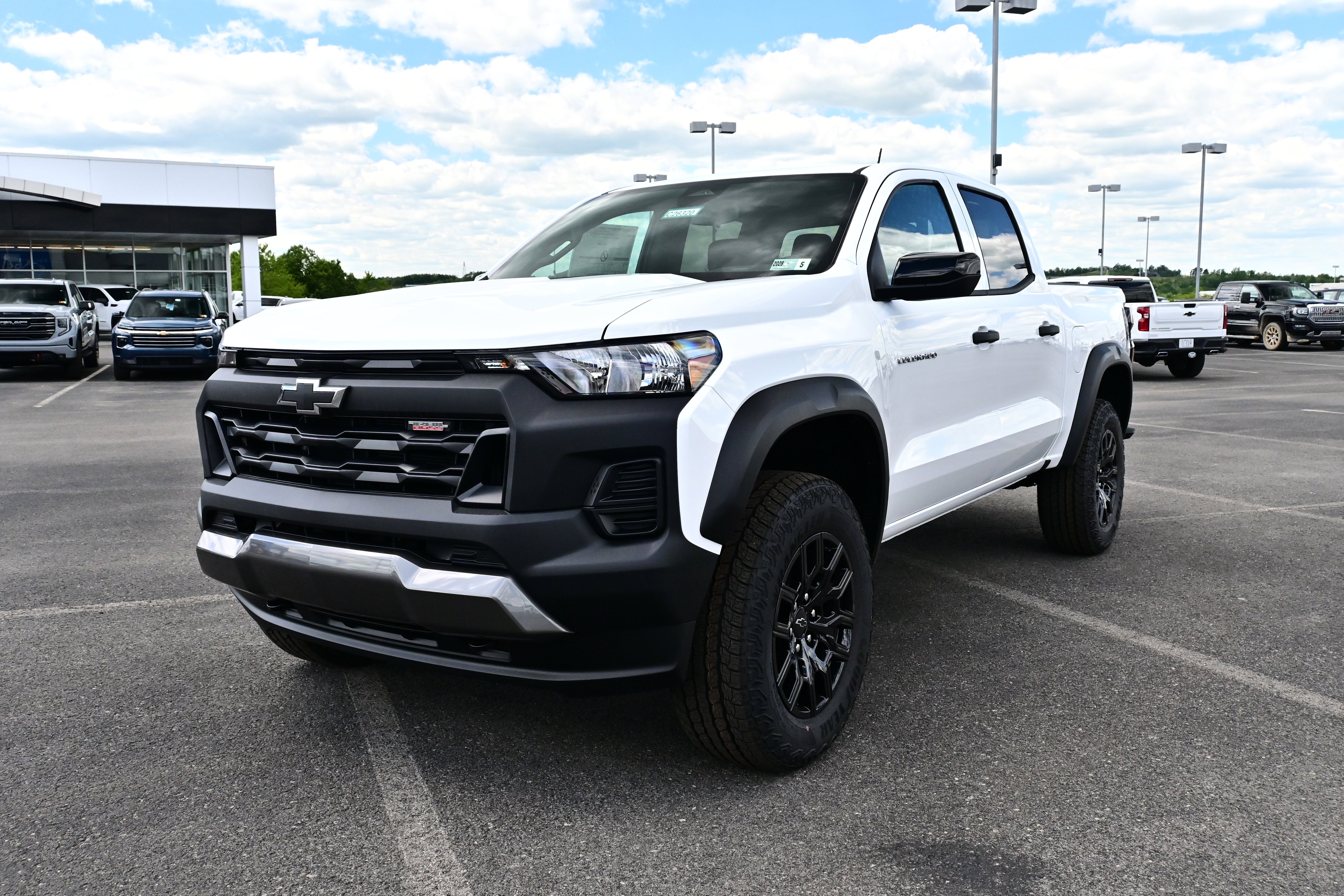 View vehicle photo 4