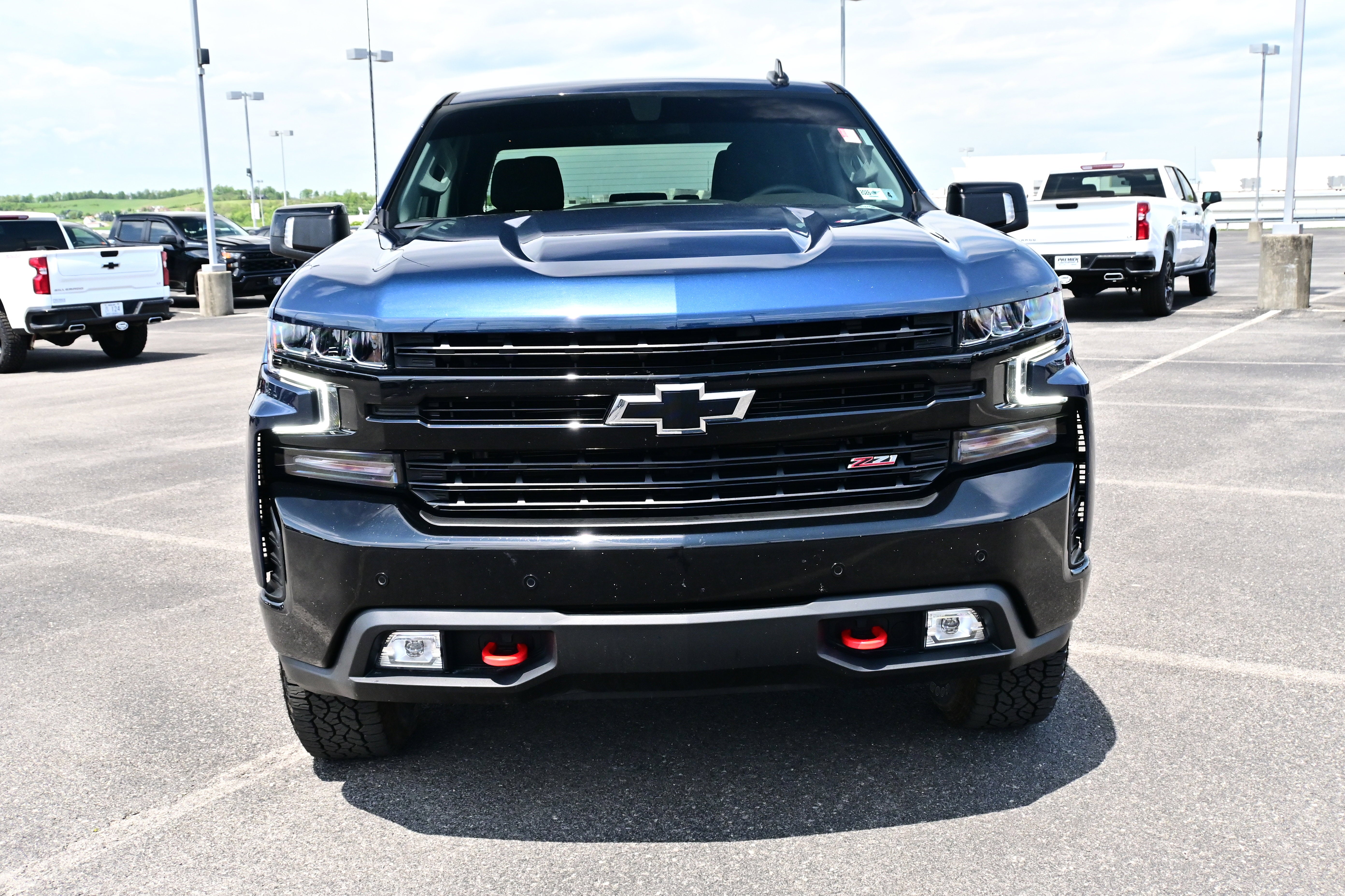 View vehicle photo 3