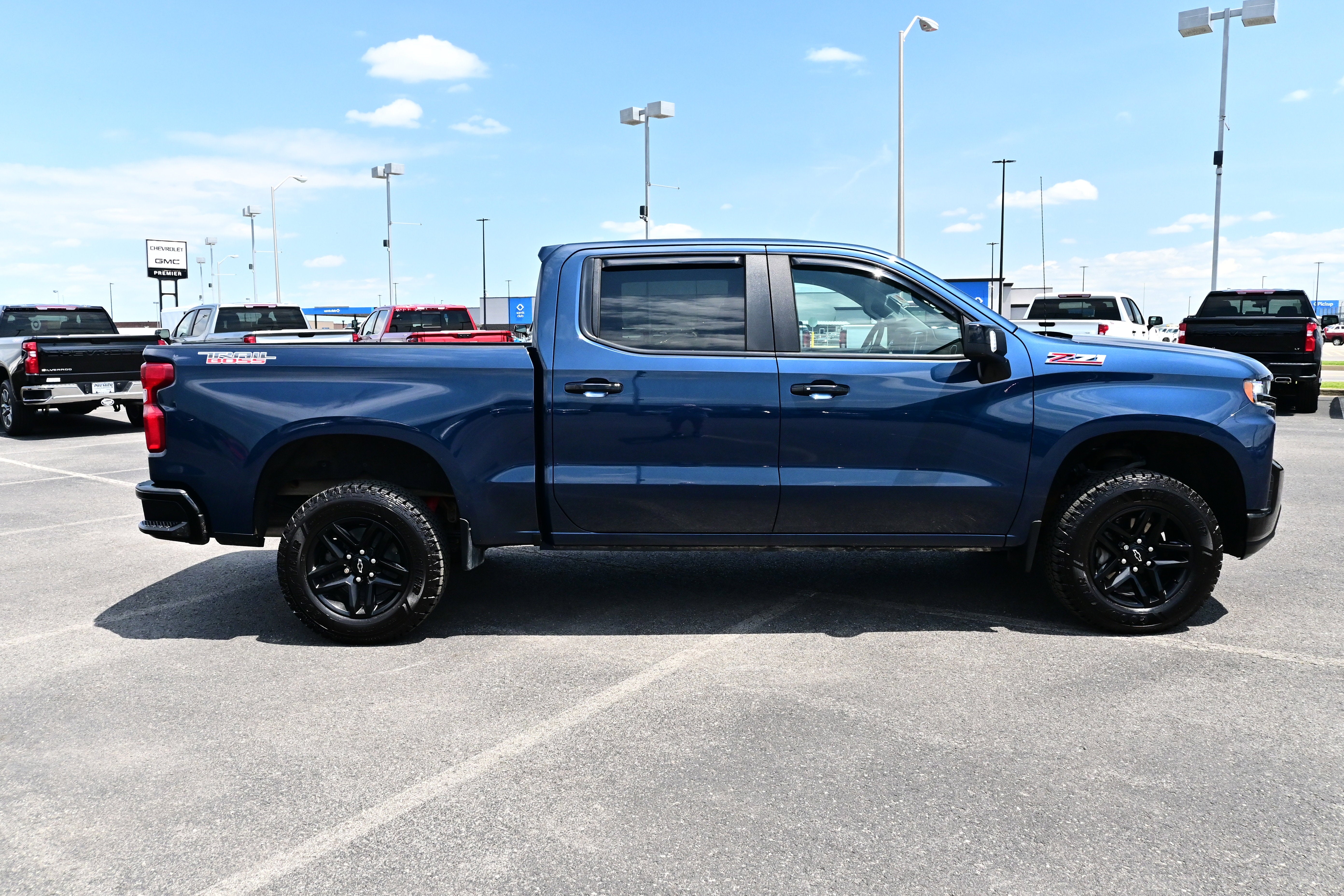 View vehicle photo 5