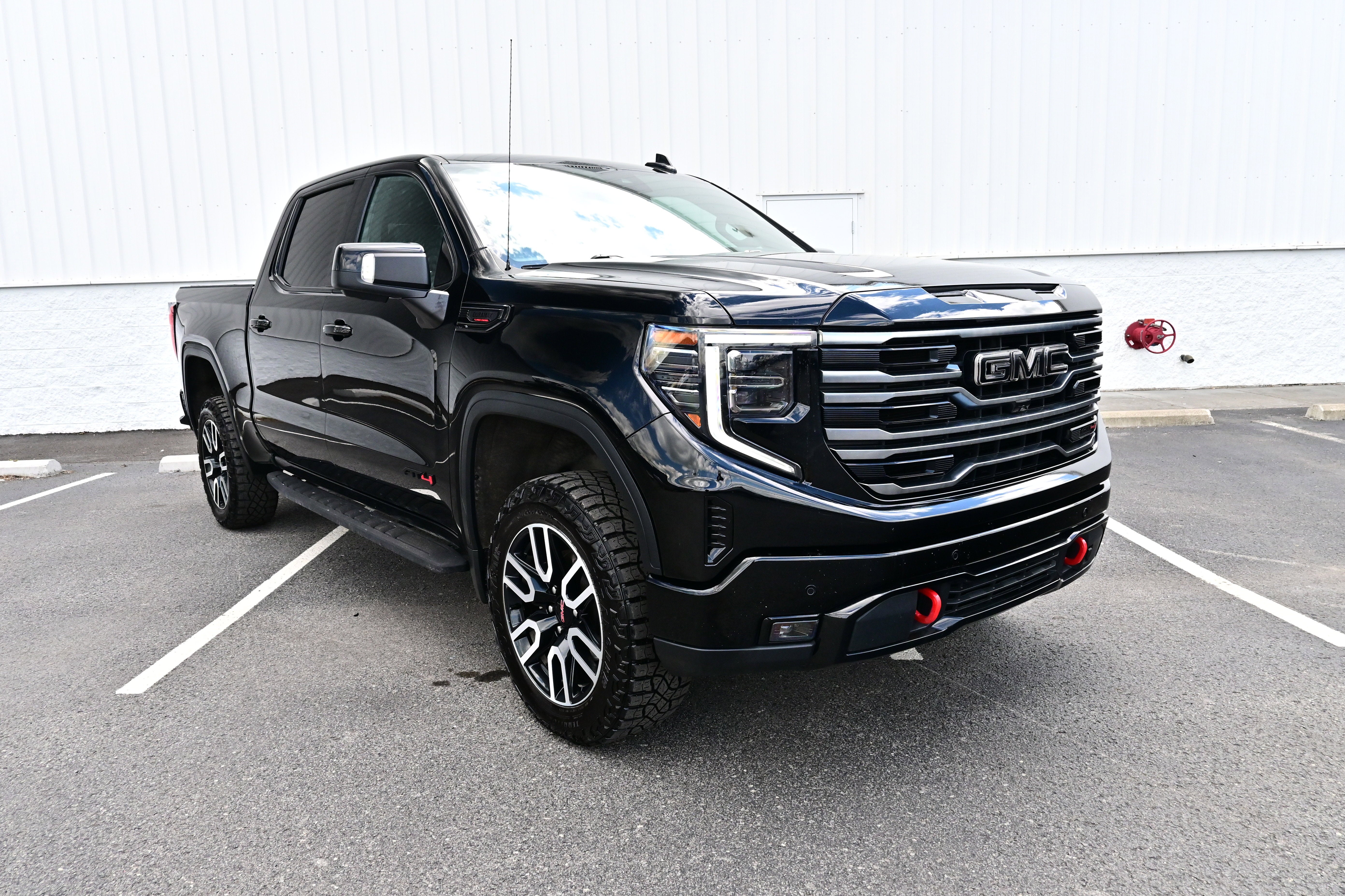 View vehicle photo 2
